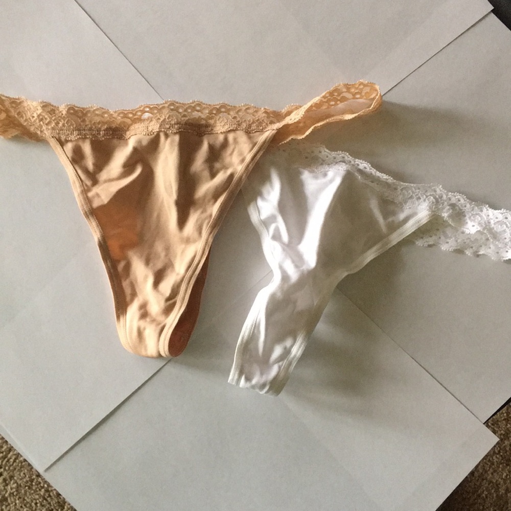 2 triumph g string panties